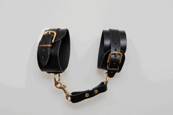 Menottes en cuir Collection Anneaux NOIR & GOLD – Image 5