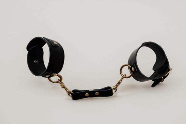 Chevillères en cuir Collection Anneaux NOIR & GOLD – Image 3