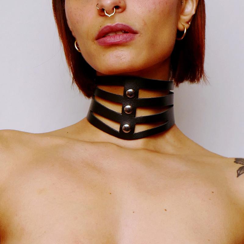 Collier découpé en cuir Noir
